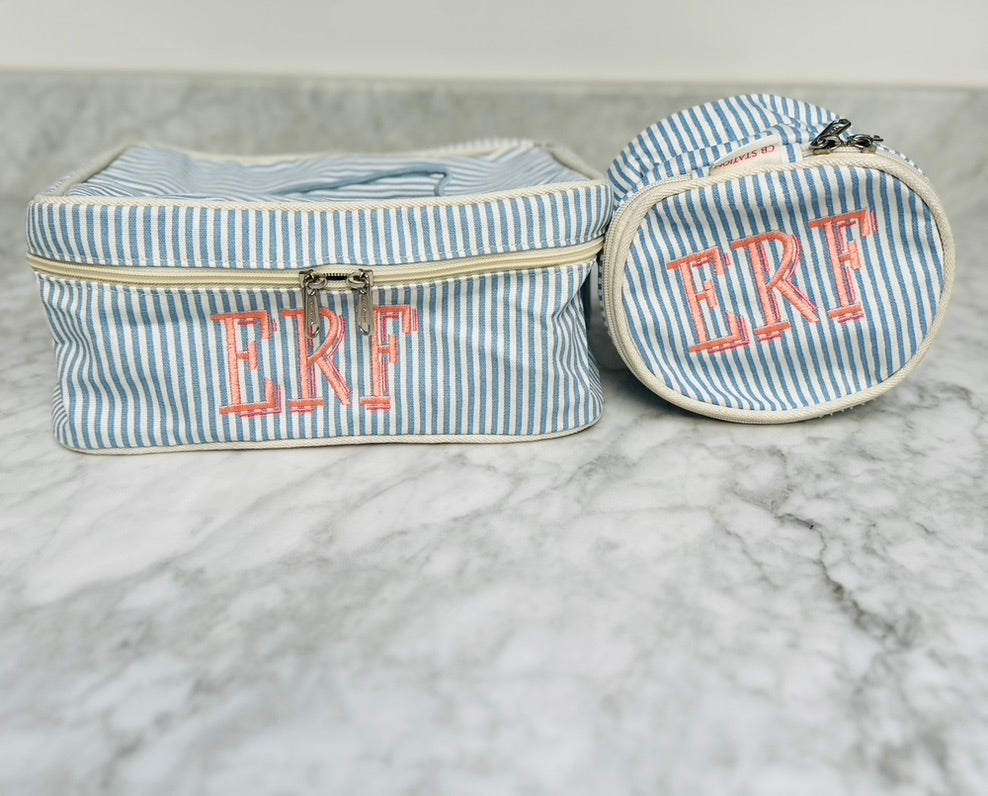 Stripe button zip around