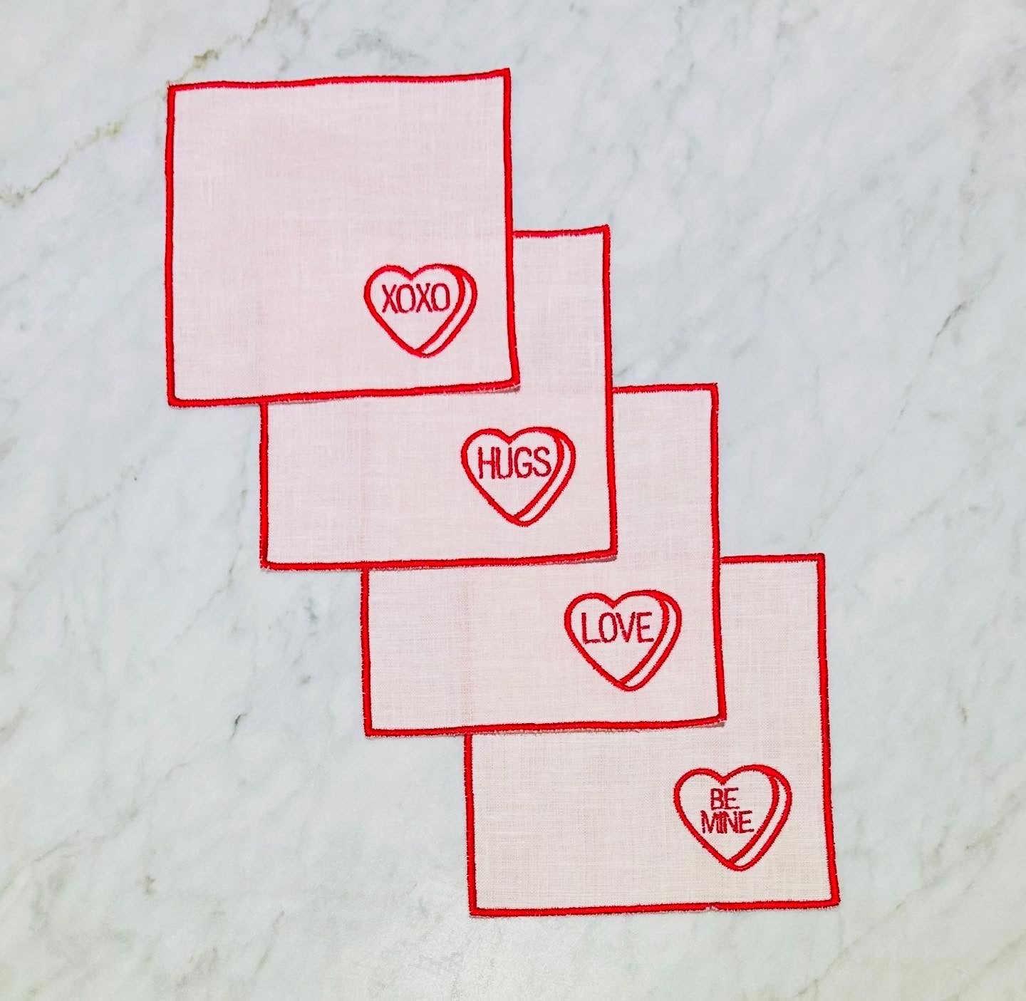 Cocktail napkins with trimmings