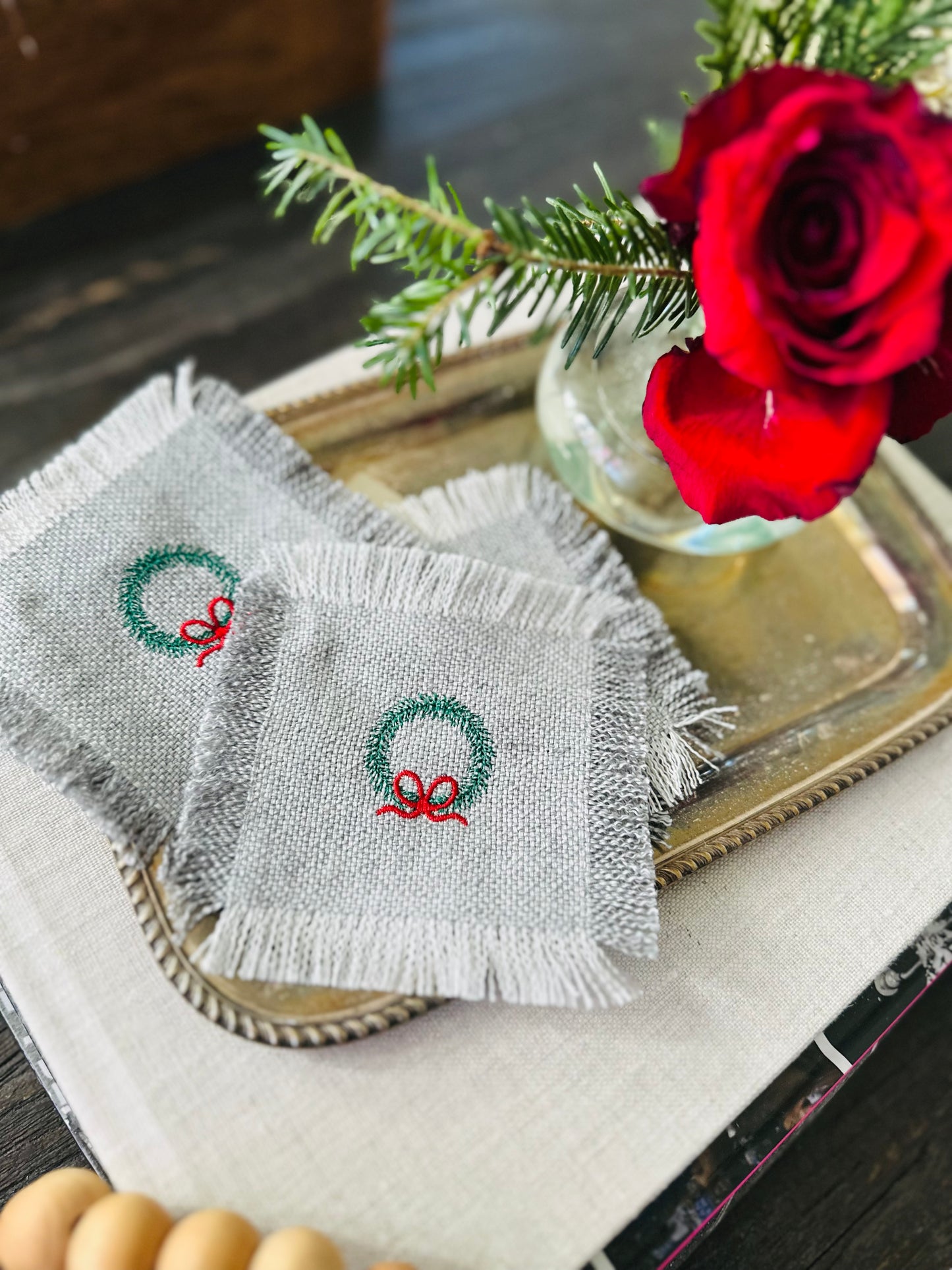 Cocktail napkins with trimmings