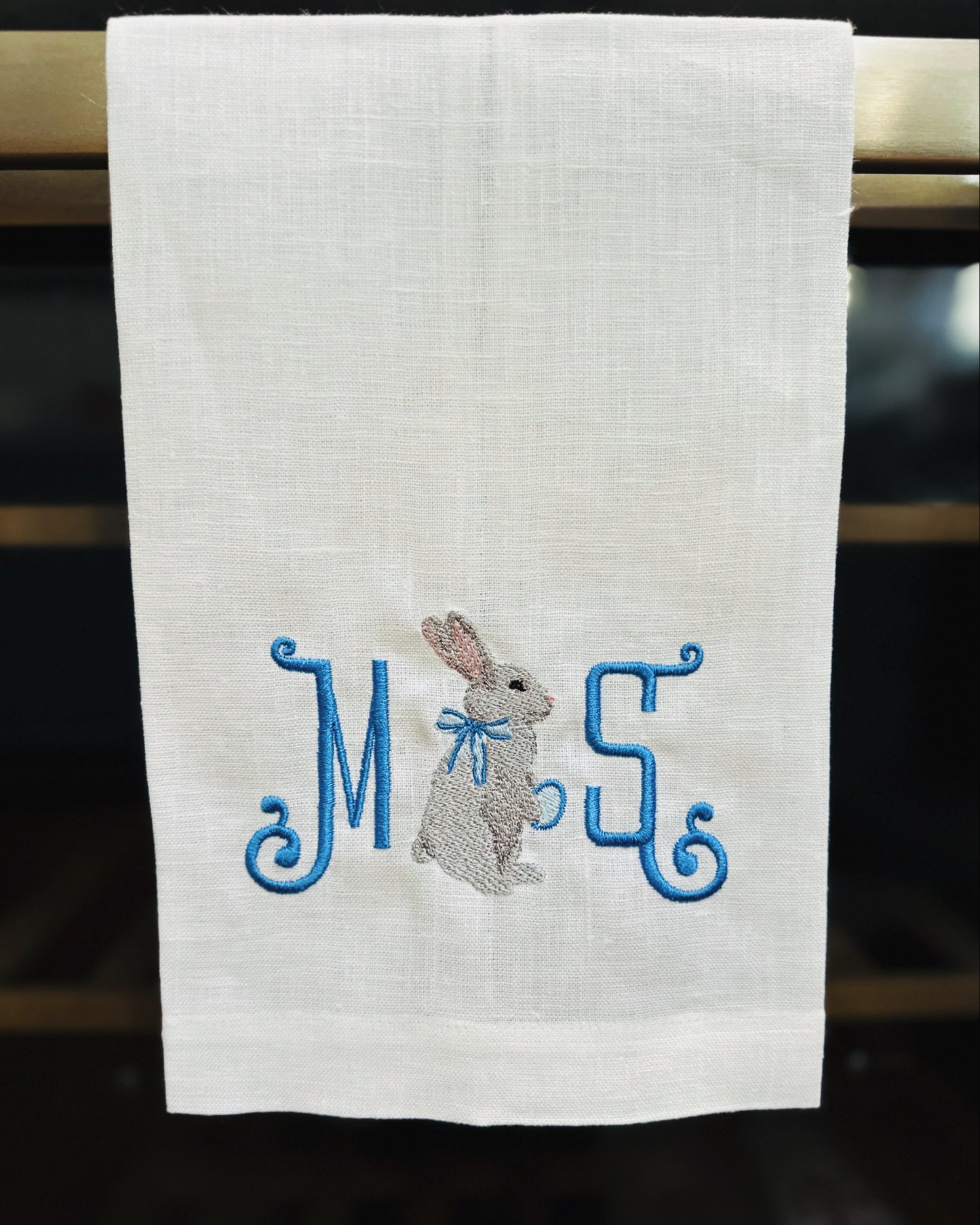 Seasonal guest towel image 0