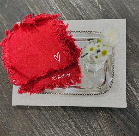 Cocktail napkins with trimmings