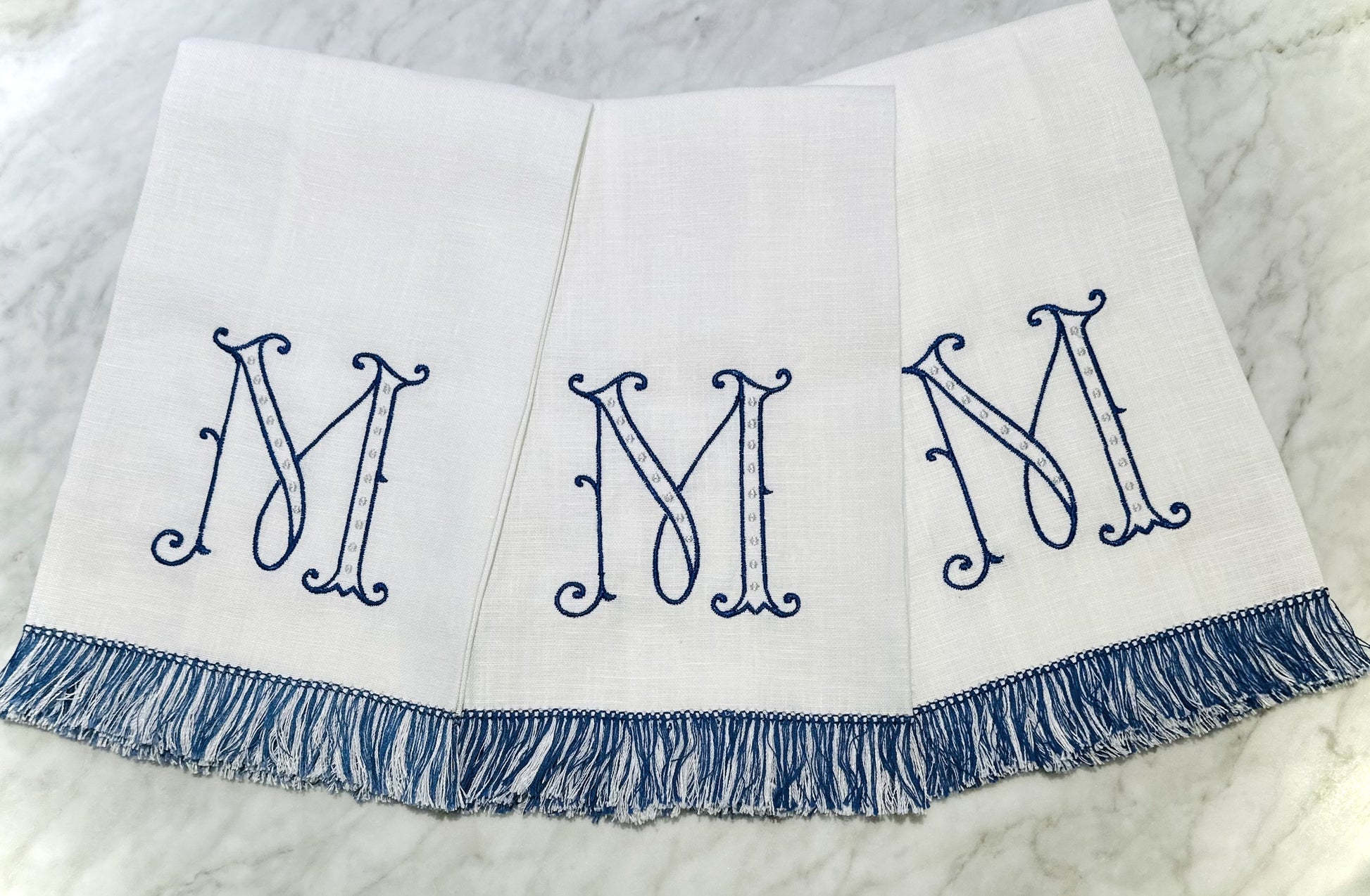 Guest towel with trimmings image 1