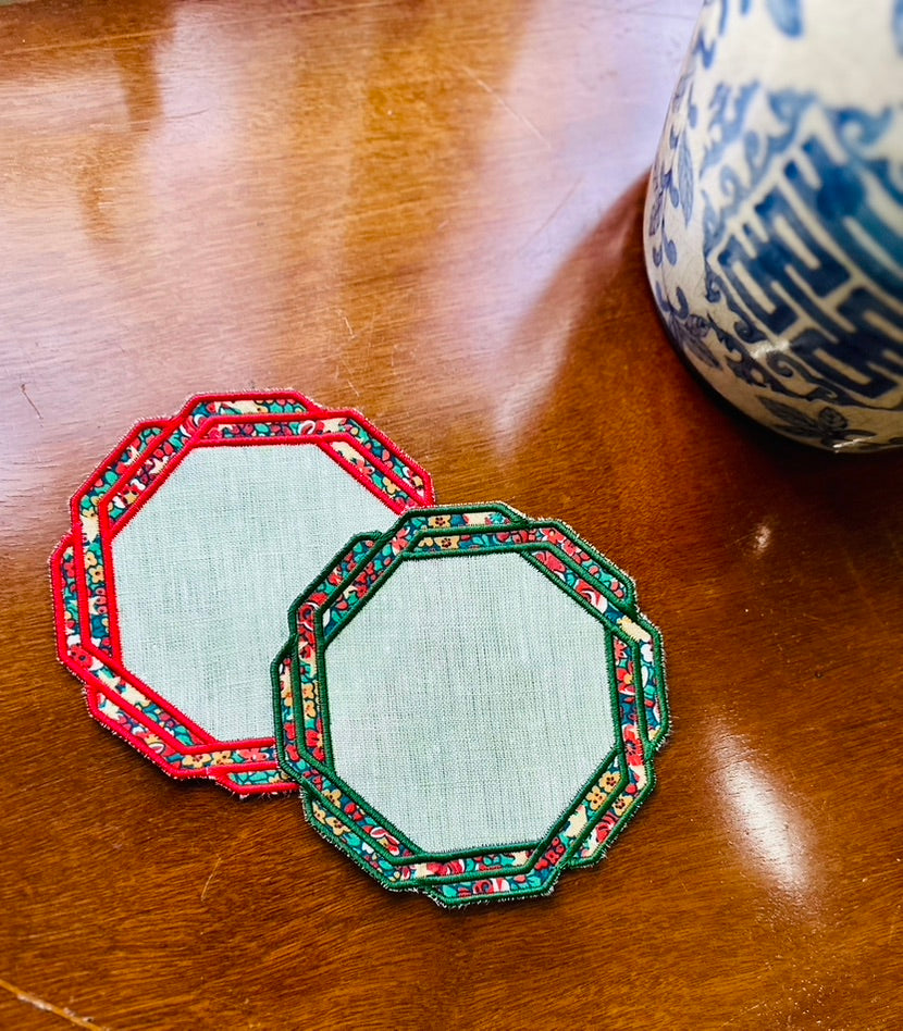 Cocktail napkins with trimmings